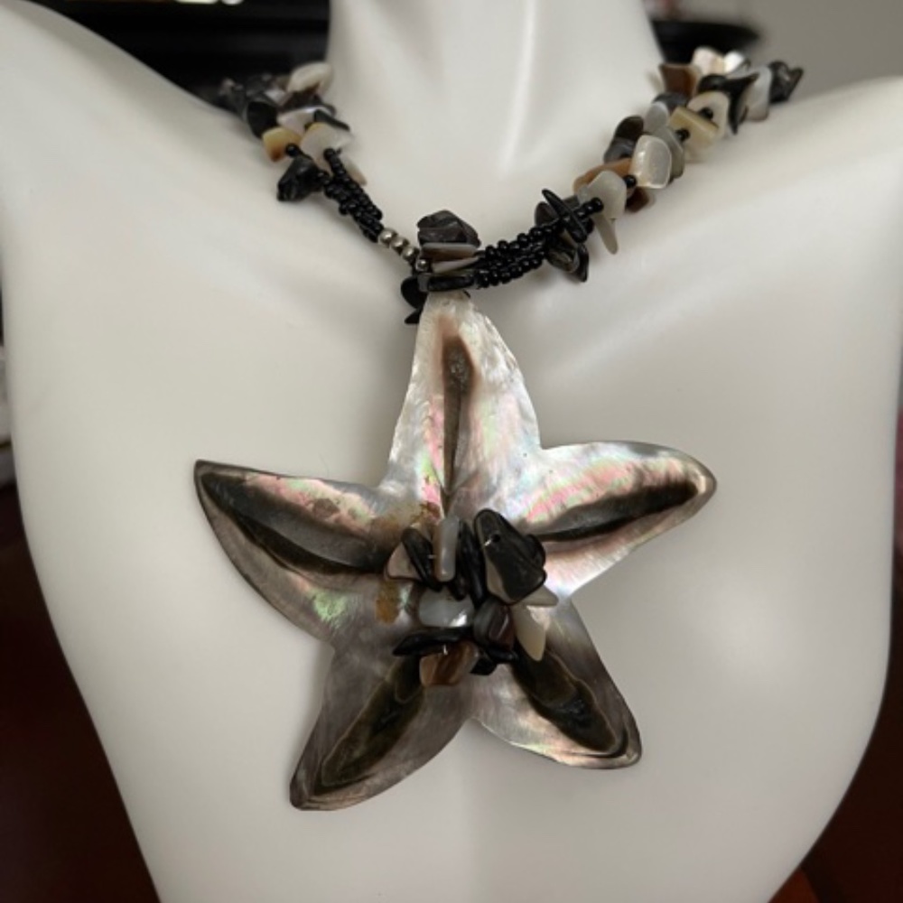 Mother of Pearl Necklace (Star)